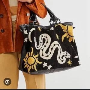 ISO!!!! *NOT FOR SALE! * cleobella x Free people bag!